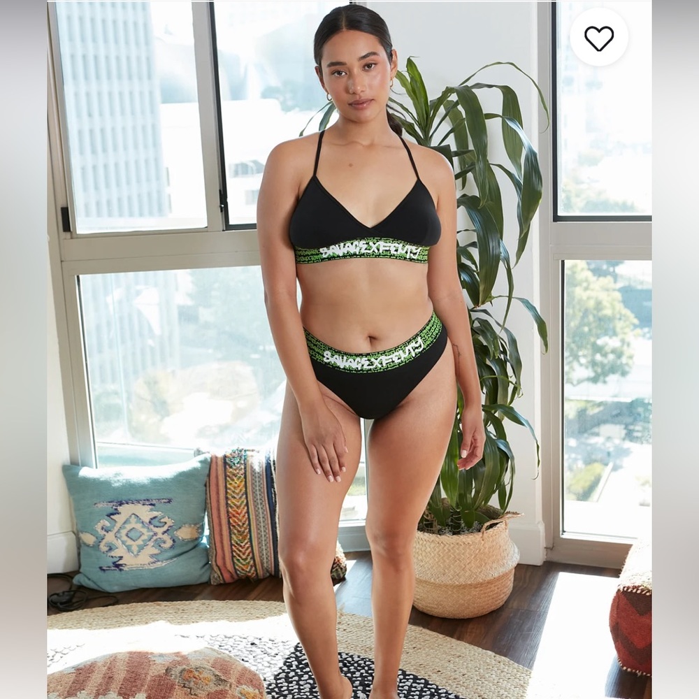 Forever Savage High-Leg Bikini Size M Caviar